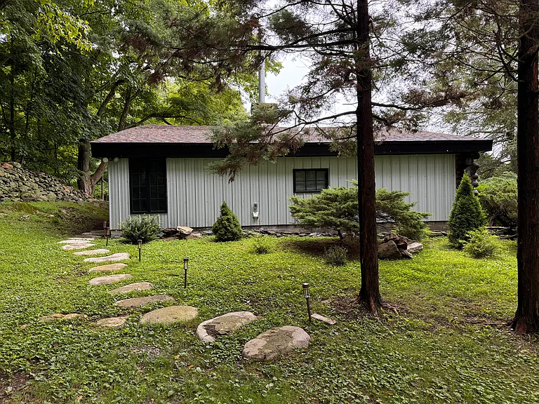 12 Cross Hwy — Photo 1