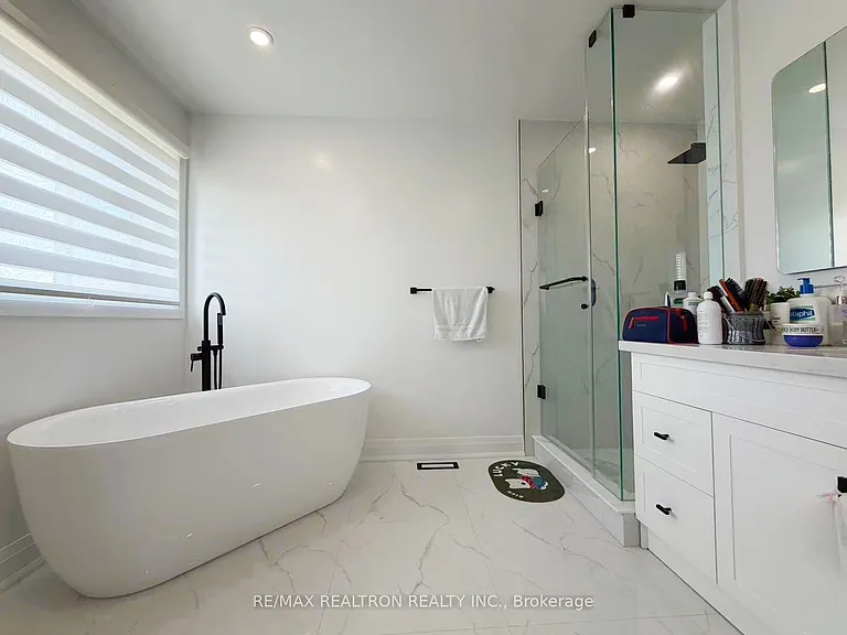 210 Old Colony Rd — Photo 15