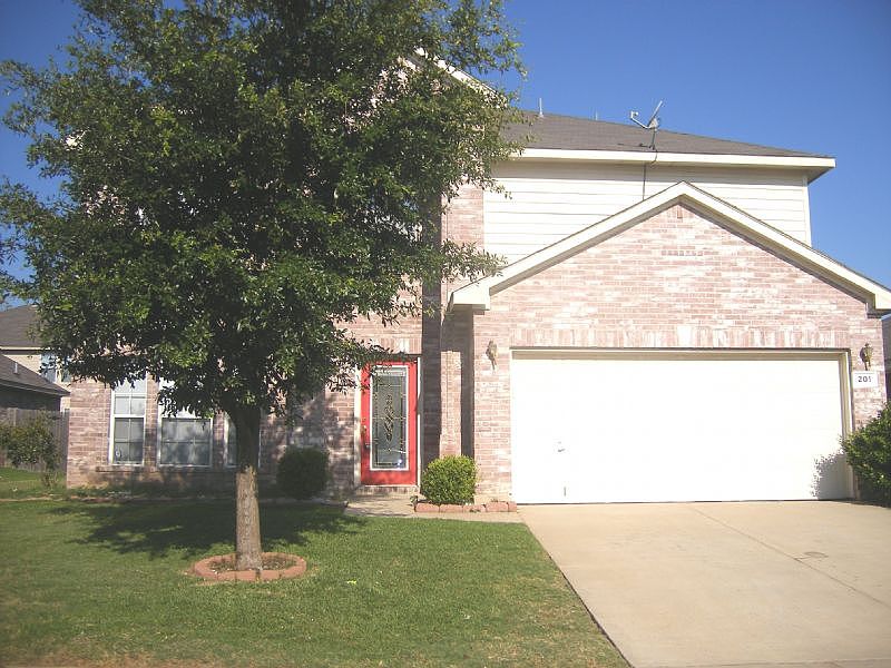 1st image of 201 Lincoln Ln