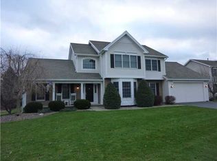 130 Torrey Pine Dr, Rochester, NY 14612