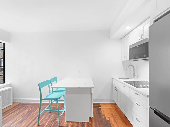 5th image of 5 Tudor City Pl APT 2009