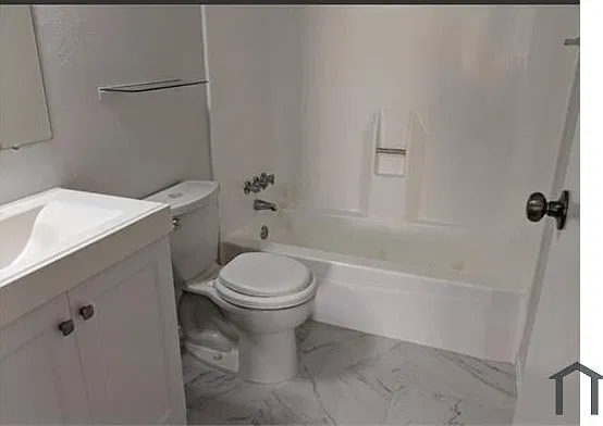 2 bed, 800 sqft, $1,300 — Photo 4