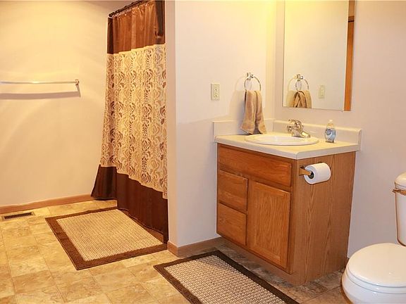 5th image of 267 E Cassell Ave