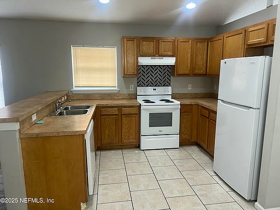 2nd image of 8511 CHERYL ANN Lane
