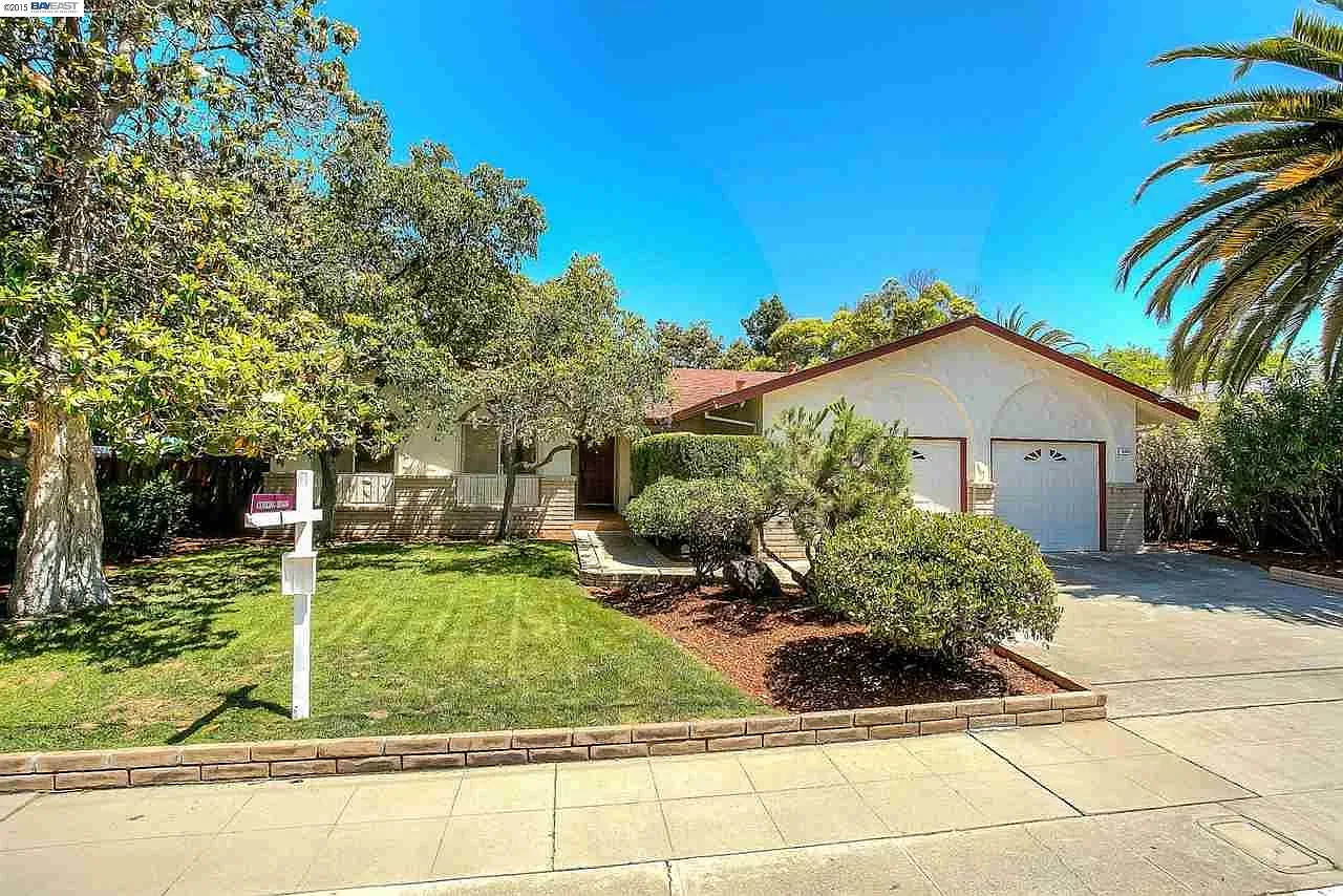 4262 Drake Way photo 1