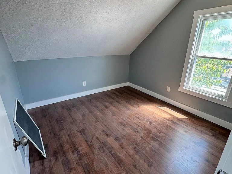 1461 Pleasant St #3 — Photo 5