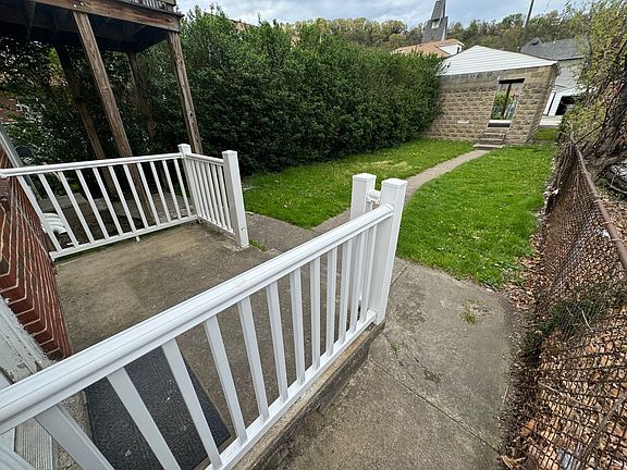 5th image of 2605 Walnut St APT 2