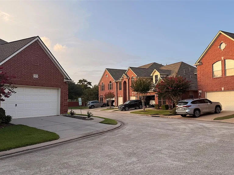 1408 S Friendswood Dr #205 — Photo 33