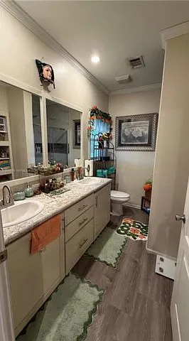 4219 Royal Manor Blvd — Photo 8