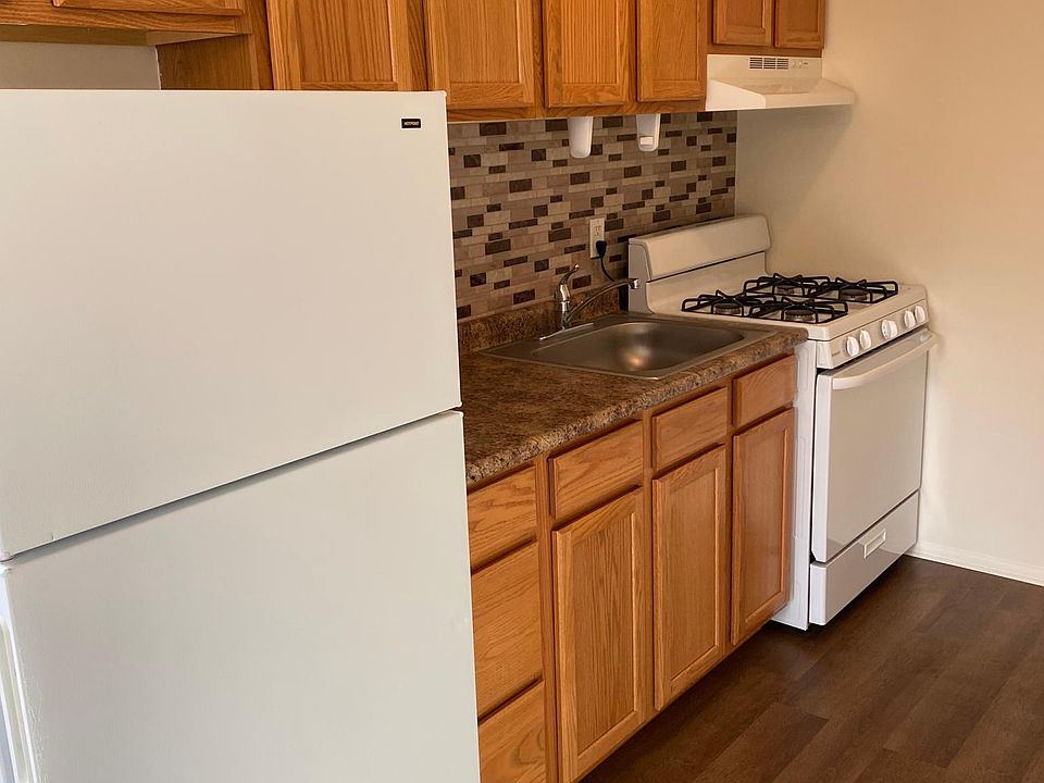 1st image of 425 Madison Ave APT 35