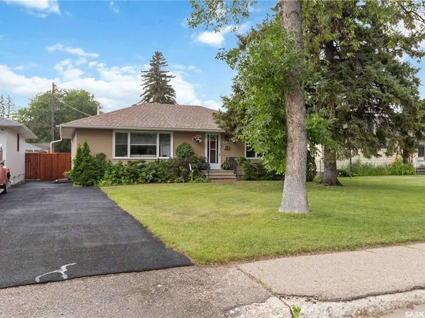 2326 Lansdowne AVENUE, Saskatoon, SK S7J 1G9