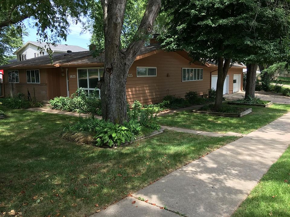 1st image of 1825 S 123rd St