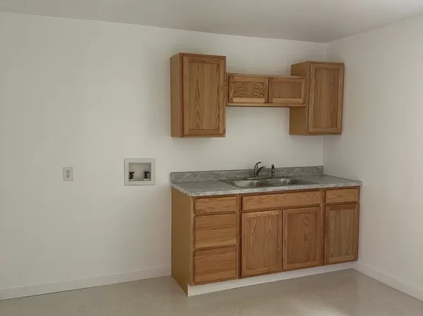 4425 Carver School Rd, Winston Salem, NC 27105
