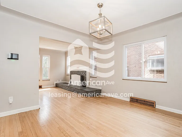 1176485_004_dining_room_13733625.jpg