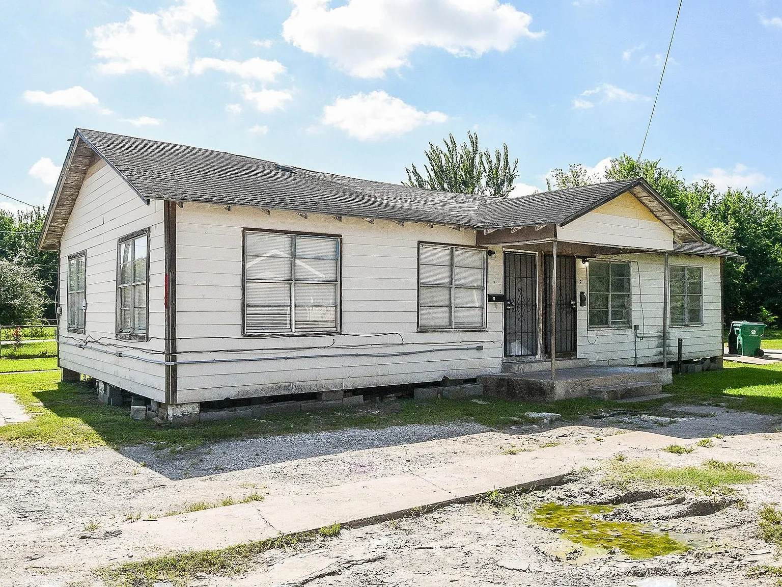 2 bed, 1.0 bath, 700 sqft, $795 — Photo 3