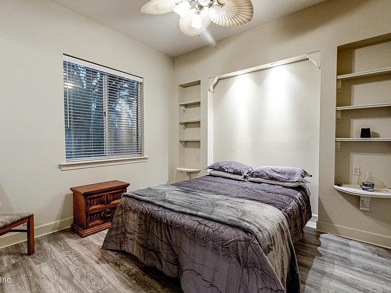 5549 Steamboat Rd — Photo 41