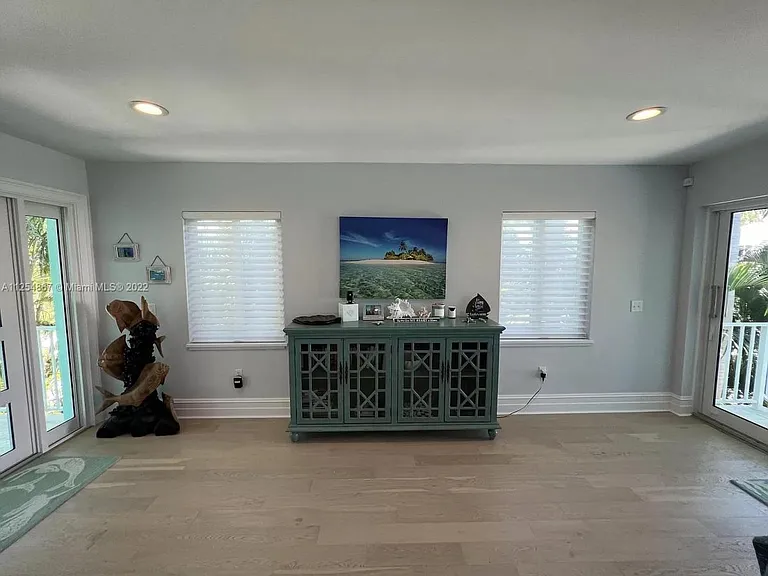 124 S Indies Dr — Photo 6