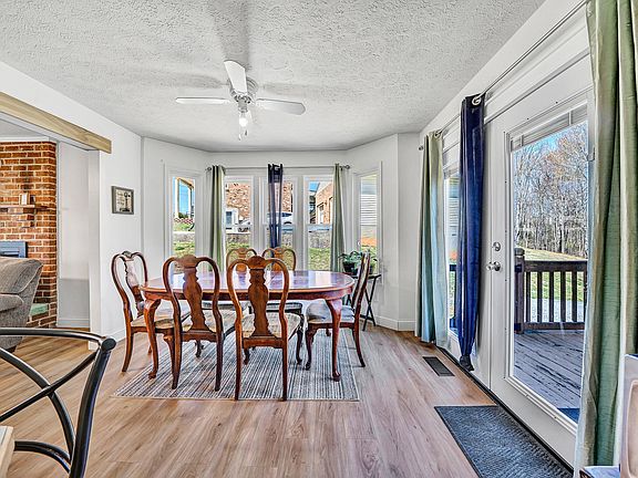 5th image of 363 Deborah Dr
