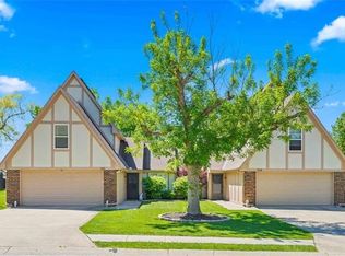 332-4 N Park Dr, Raymore, MO 64083