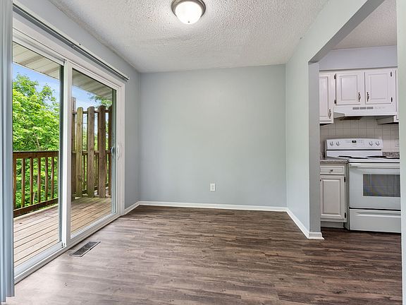 4th image of 3207 Schuetzen Ln