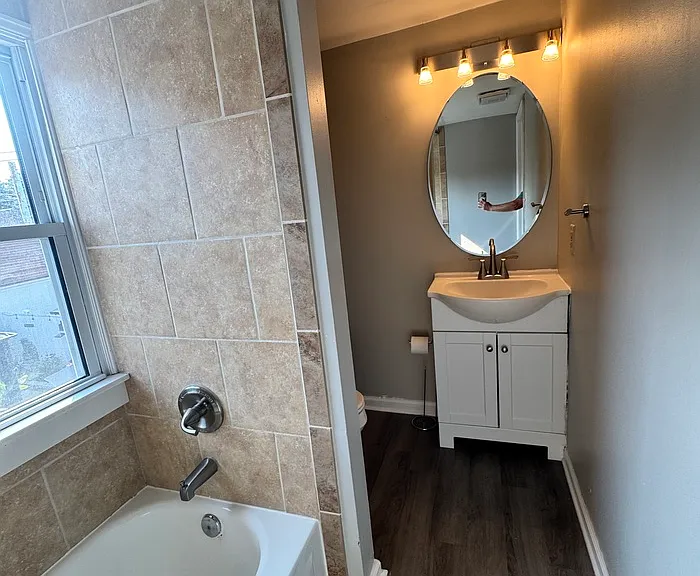 82 W Main St #B — Photo 5