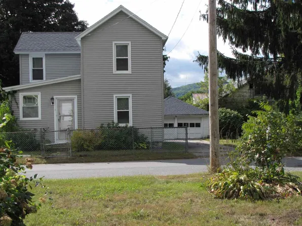 11 Liberty St, Corinth, NY 12822