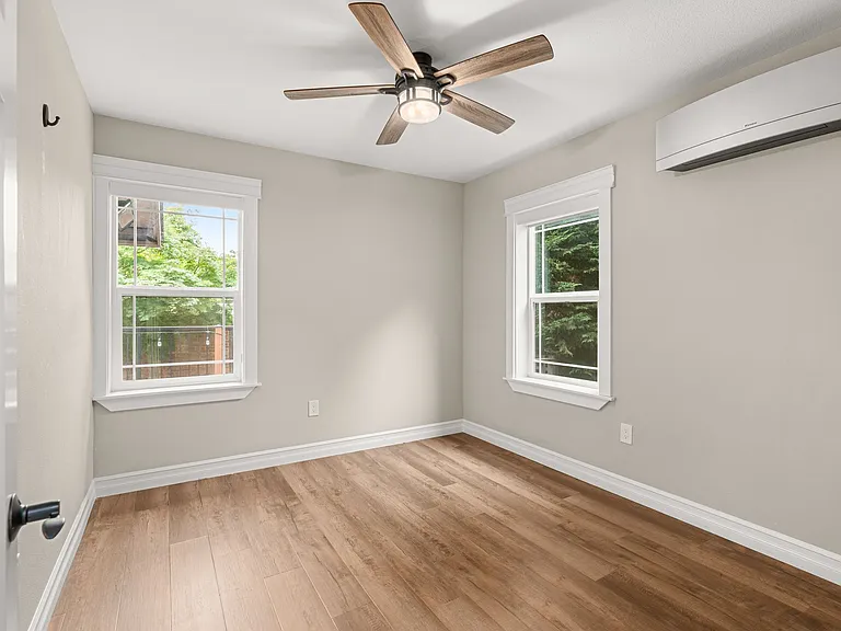 6017 SW Admiral Way — Photo 17