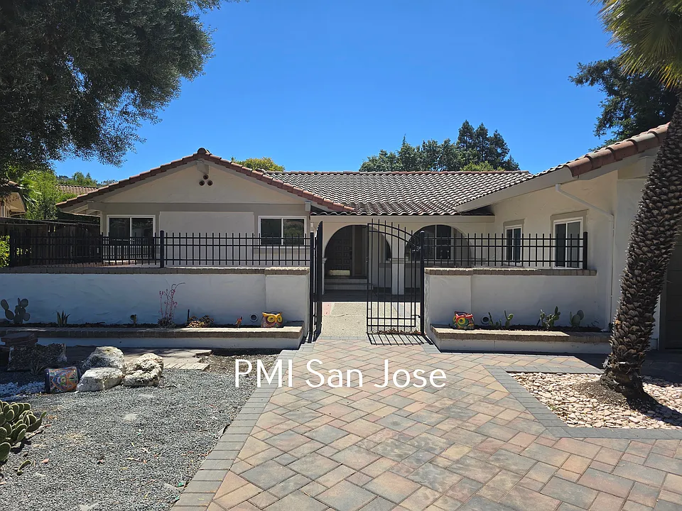 16870 Gallop Dr
