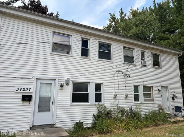 34232 Dayton Ct, Westland, MI 48186