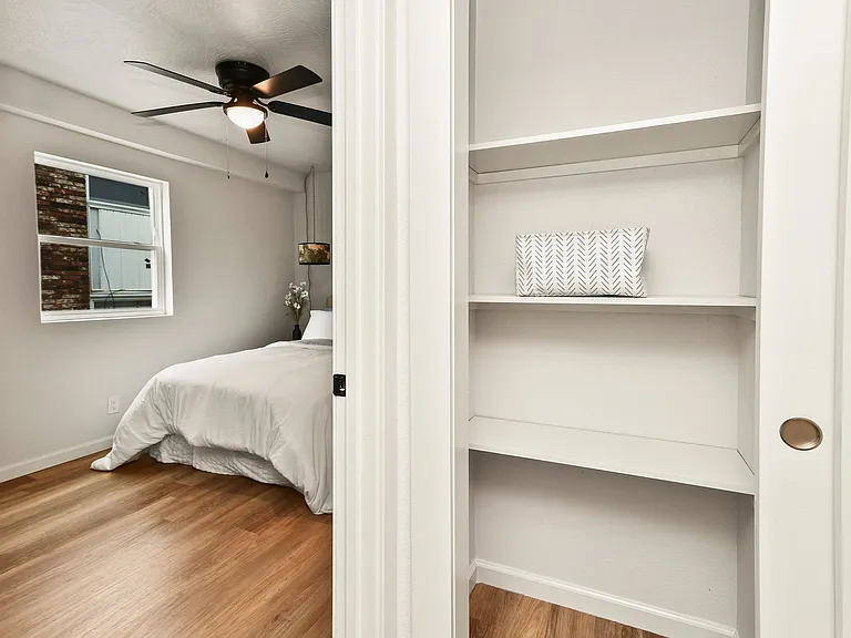 2035 S Florence Ave — Photo 31