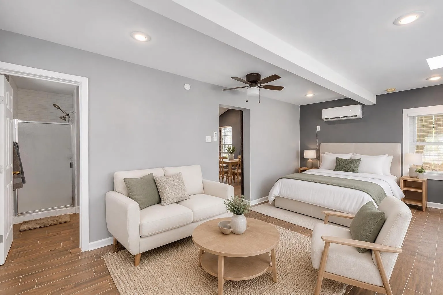 1 bed, 1.0 bath, 675 sqft, $1,800 — Photo 2
