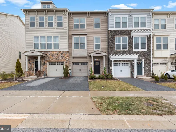 722 Rollins Ln, Glen Burnie, MD 21060