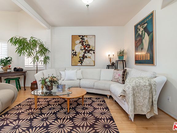 3rd image of 4030 Sawtelle Blvd
