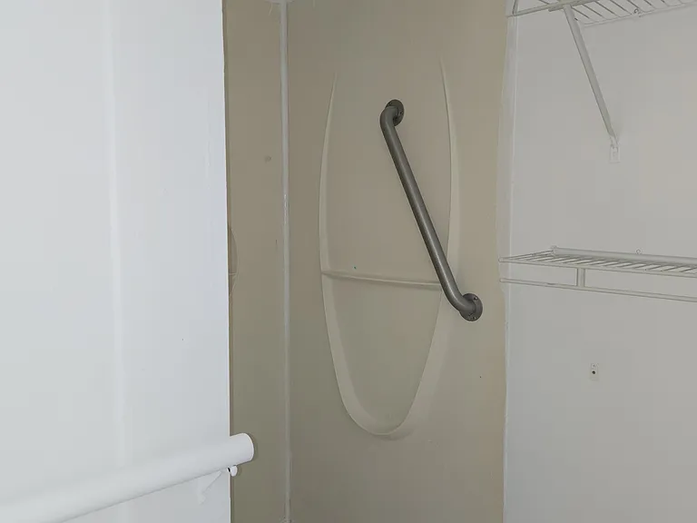 628 N 6th St #1 — Photo 12