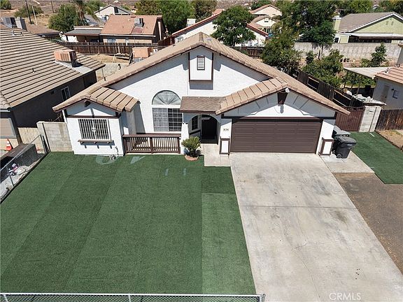 3rd image of 834 Shana Ct
