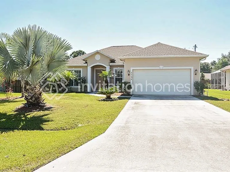 1738 SW Haylake Ave — Photo 1