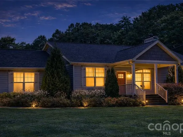 22 Forge Shadow Dr, Mills River, NC 28759