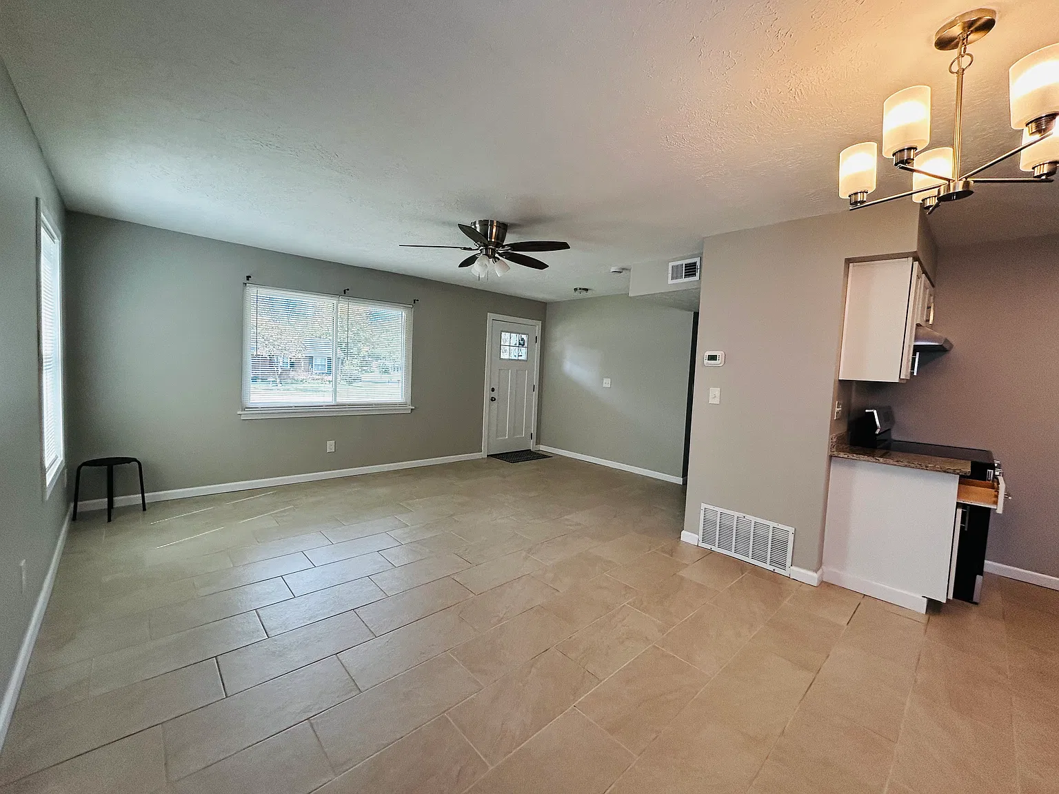 11412 Hammond Dr — Photo 3