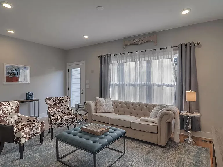 1411B Arthur Ave — Photo 20