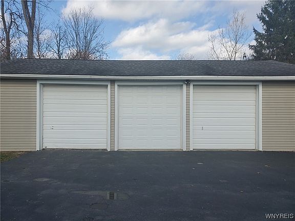 3 car garage