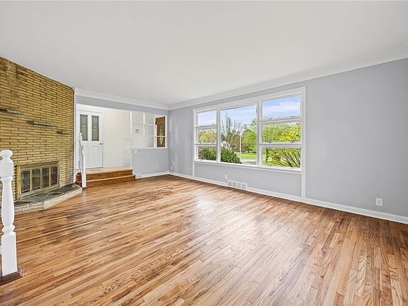 4th image of 219 Winton Rd S