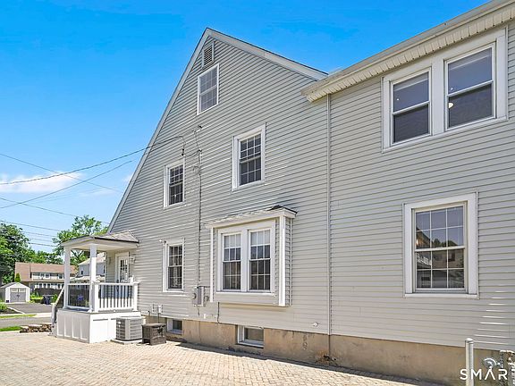 2nd image of 107 Washington Circle