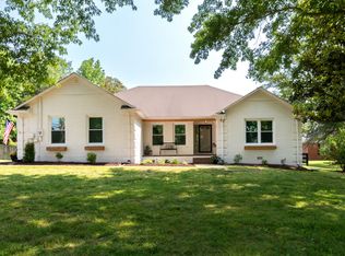 1046 Tom Osborne Rd, Columbia, TN 38401