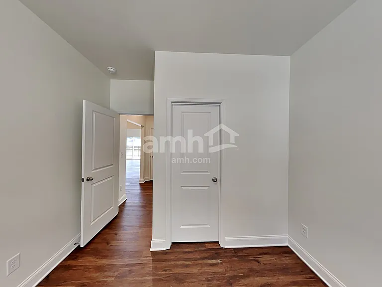 1993 Windsor Park Ave — Photo 17