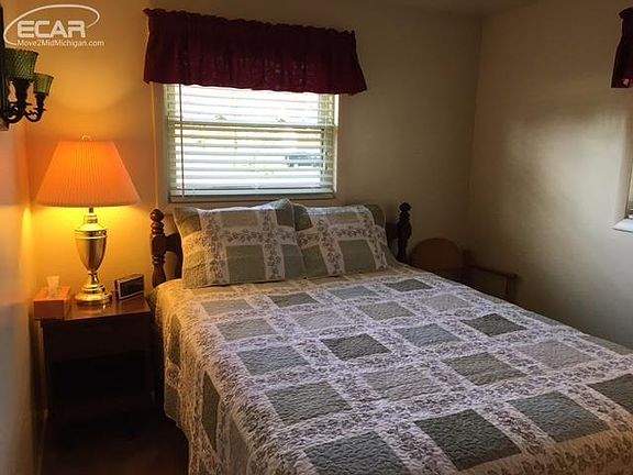 4th image of 1518 Potter Blvd