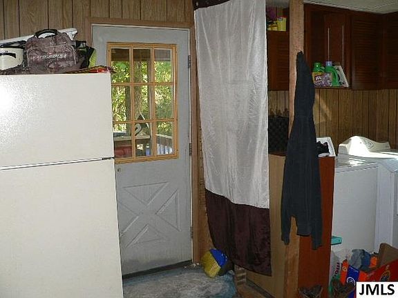 5th image of 111 Adams St