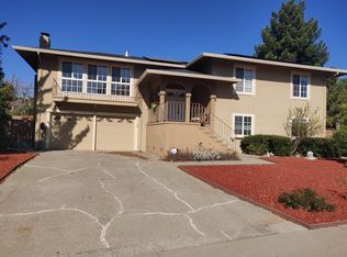 3247 Round Hill Dr #1, Hayward, CA 94542