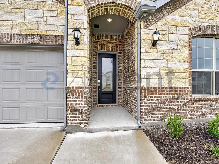 724 Demelza Dr — Photo 3