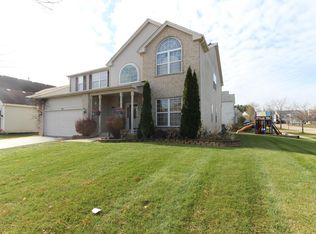 24 N Savannah Pkwy, Round Lake, IL 60073