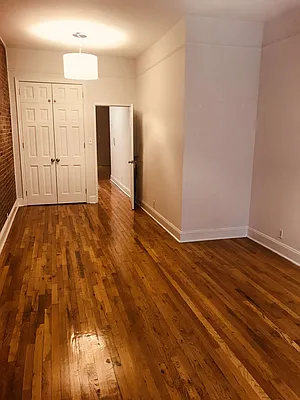 Rented by Metropolis Real Estate of Manhattan | media 34